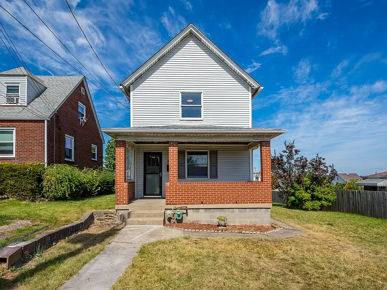 1744 Highland Ave — Photo 4