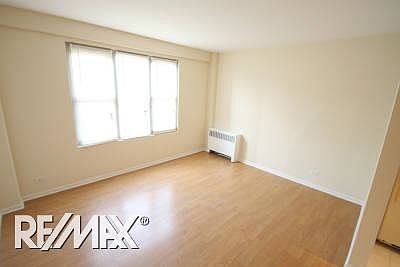 4th image of 2610 W Balmoral Ave APT 205
