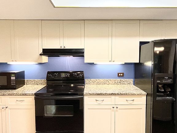 4th image of 7539 Greenlake Way APT B