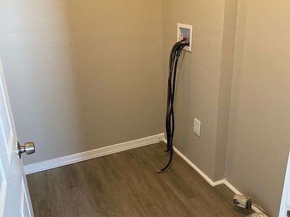 5th image of 28 Wyoming St