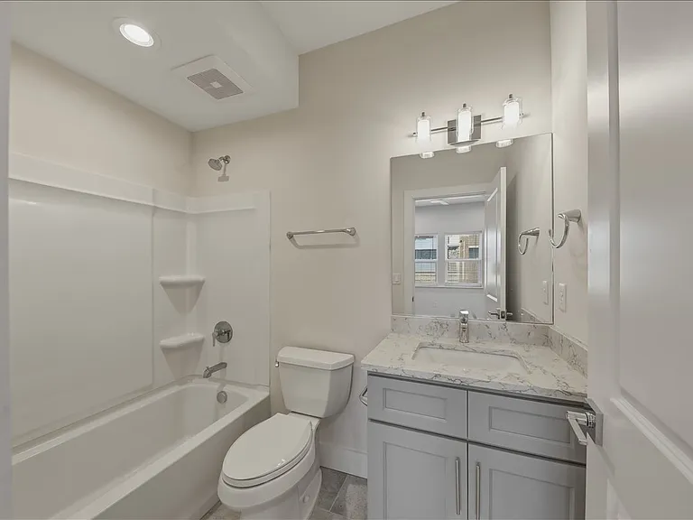 3908 Edwards Rd — Photo 11