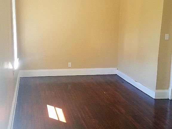 3rd image of 3608 E 106th St