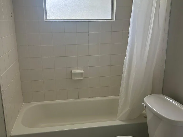 560 Lake August Dr — Photo 19