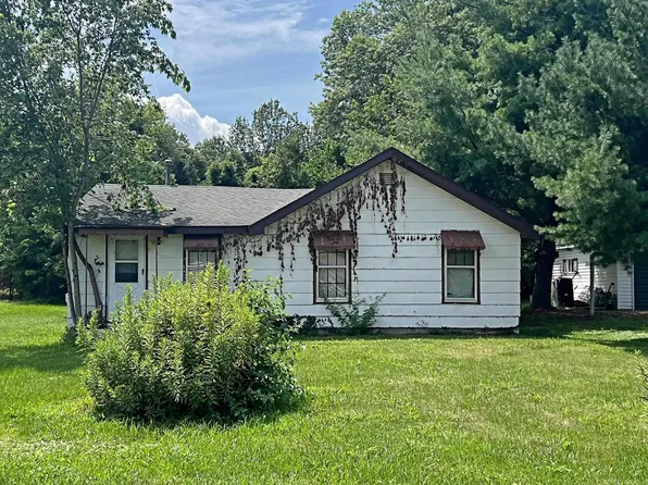 982 8th St NW, Linton, IN 47441