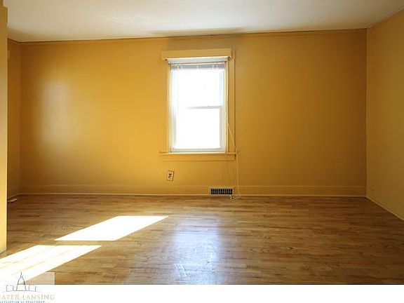 5th image of 533 E Charles St