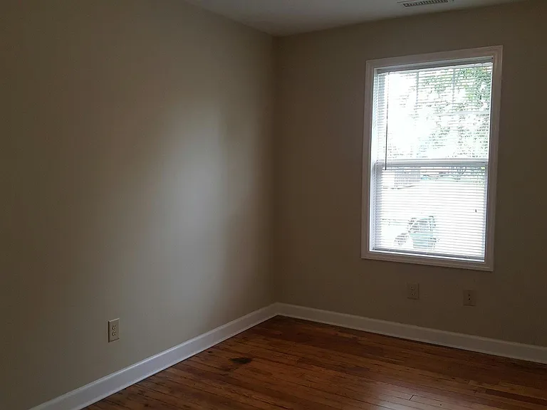 1102 Fowler St — Photo 10