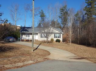 907 N 3rd St, Mebane, NC 27302