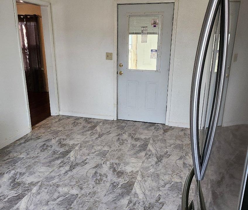 1st image of 800 180th Ave SE