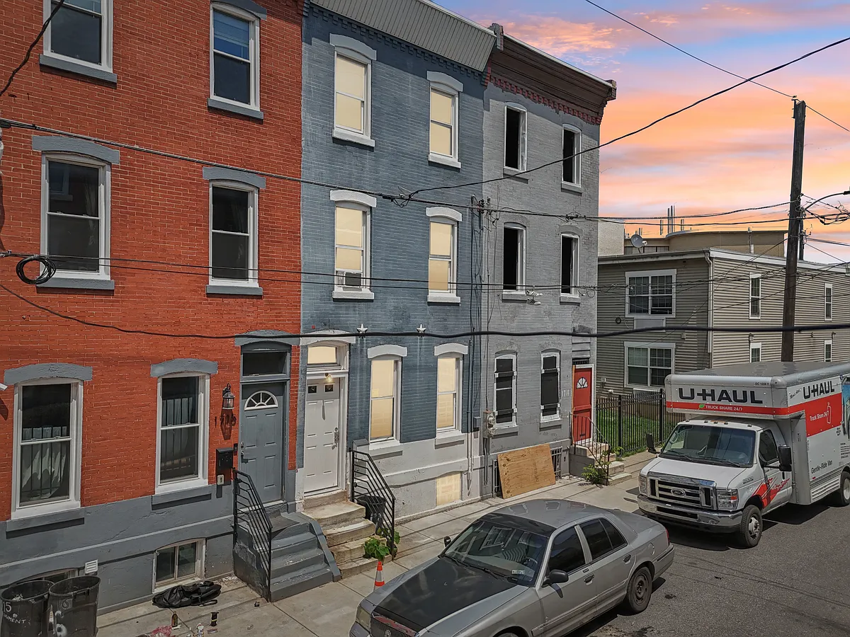 Building Photo - 1713 Monument St