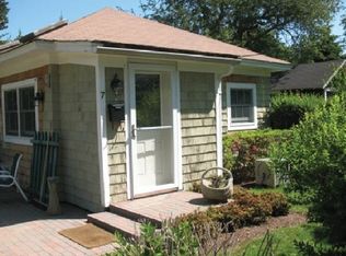 7 John St, Southampton, NY 11968