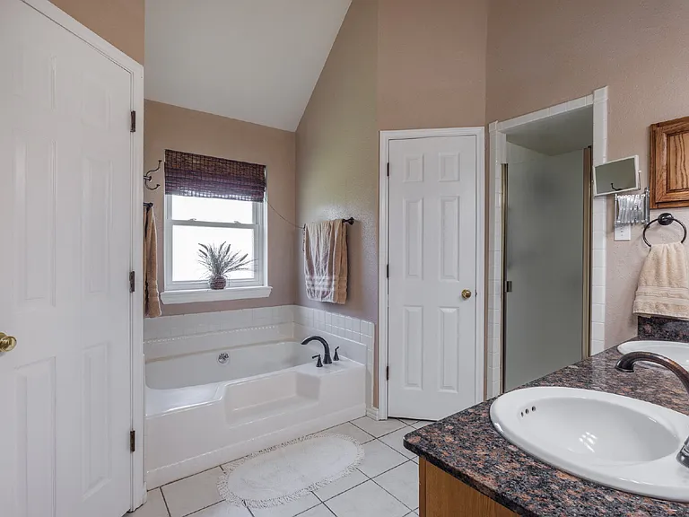 3726 Pensacola Dr — Photo 36