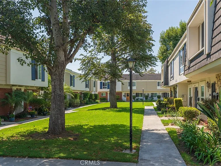 10062 Ellis Ave — Photo 33
