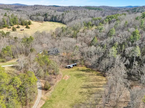 1164 Dry Hill Rd, Ferrum, VA 24088