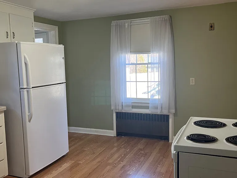 383 Wells Rd — Photo 2
