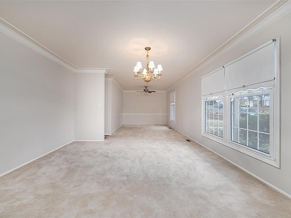 4th image of 216 Wildbrier Dr