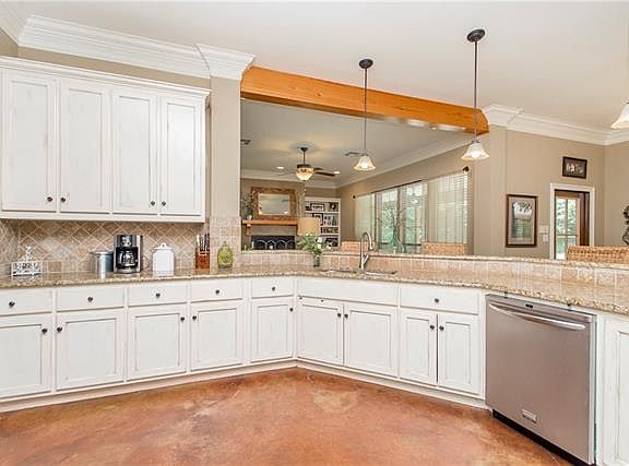 5th image of 155 Timberlane St