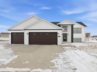 665 Parkway Ln E, Northwood, ND, 58267