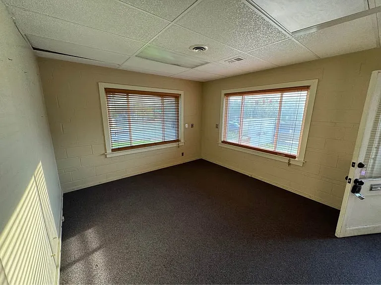 3500 S Sterling Ave — Photo 3