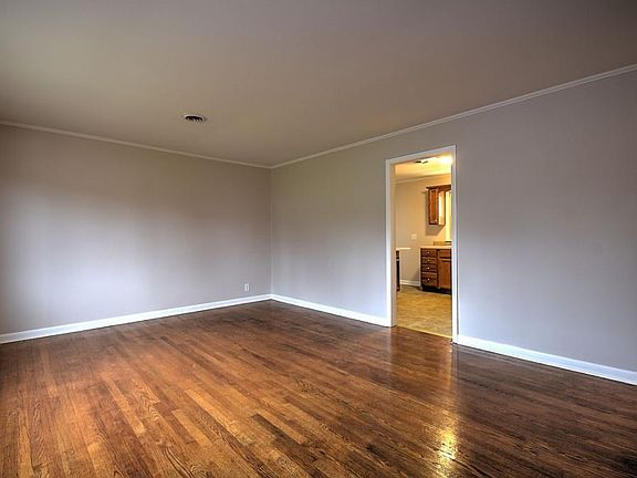 5th image of 605 Midfield Ave