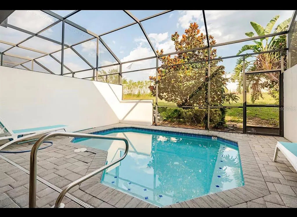 4 bed, 3.0 bath, 1960 sqft, $2,800 — Photo 3