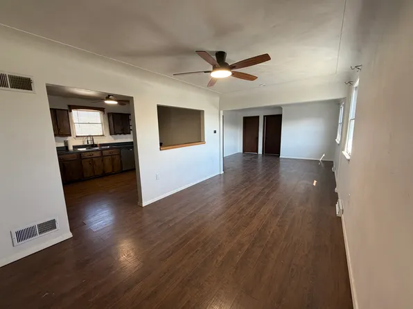 320 Emerson St #1/2, Vandergrift, PA 15690