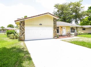 10935 NW 19th St, Pompano Beach, FL 33071