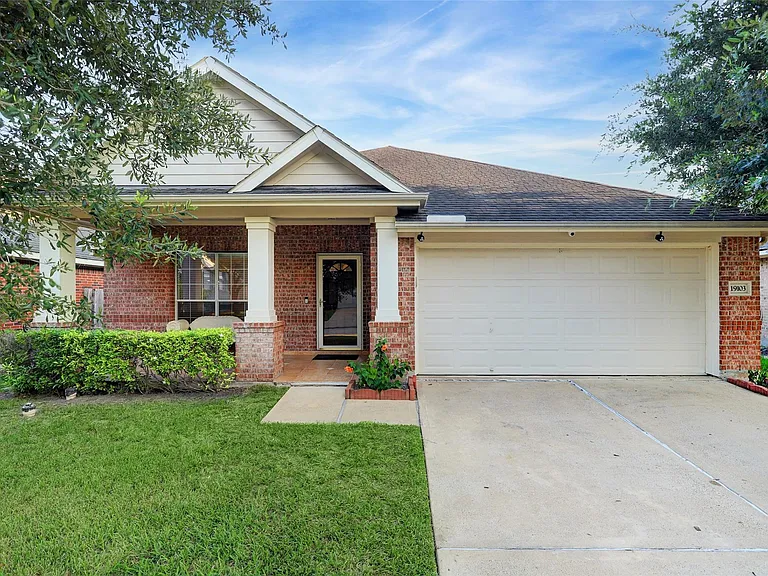 19103 Golden Heath Ln — Photo 1
