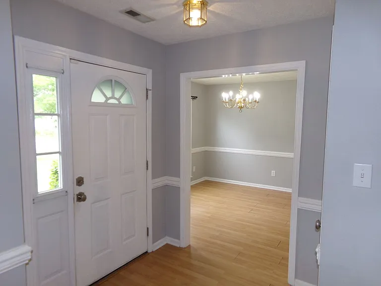 711 Barney Fones Dr — Photo 2