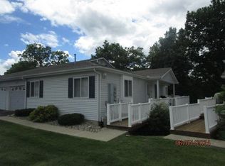 9464 Timber Ridge Dr, Grand Blanc, MI 48439