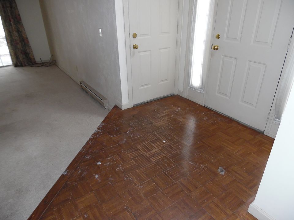 1st image of 4353 Devonshire Dr #19