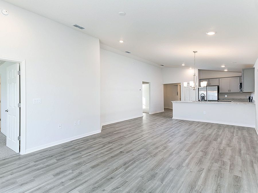 3 bedroom new construction home in Zephyrhills, with no backyard neighbors