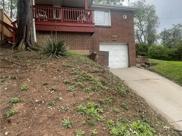 122 Walnut Ave, Clairton, PA 15025