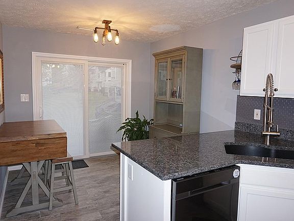 5th image of 3590 Pebble Creek Ct