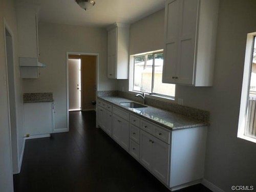 4th image of 1114 N Stone St