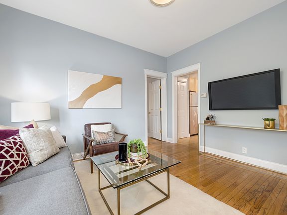 2nd image of 3805 N Ravenswood Ave #1