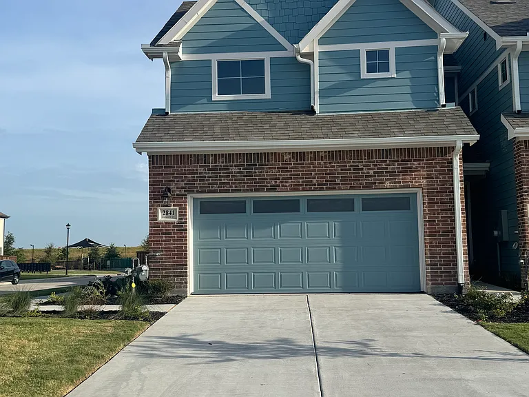 2841 Concord Dr — Photo 1