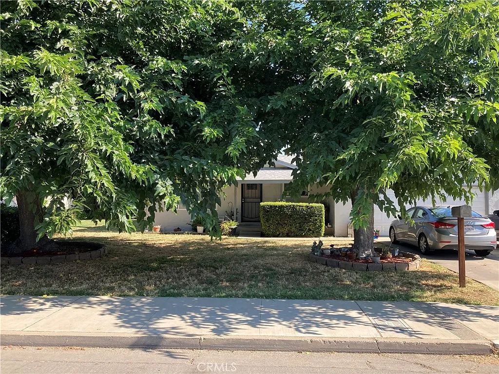 1009 E Alexander Ave photo 1