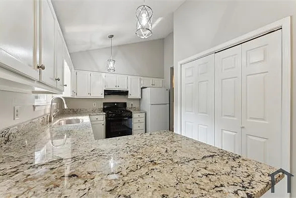3 bed, 1120 sqft, $1,550 — Photo 4