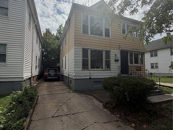 3rd image of 826 Wayside Rd