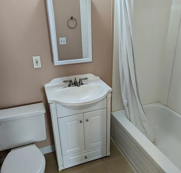 5486 Broadway St — Photo 9
