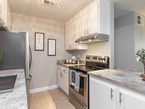 5th image of 247 N Capitol Ave Unit 229