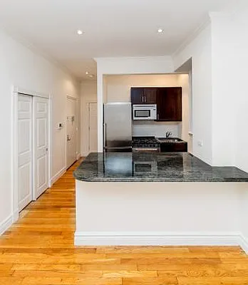 Rented by Icon Realty Management | media 6