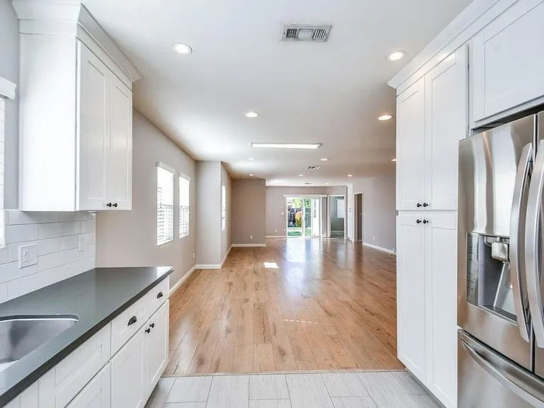 321 N Lima St — Photo 15