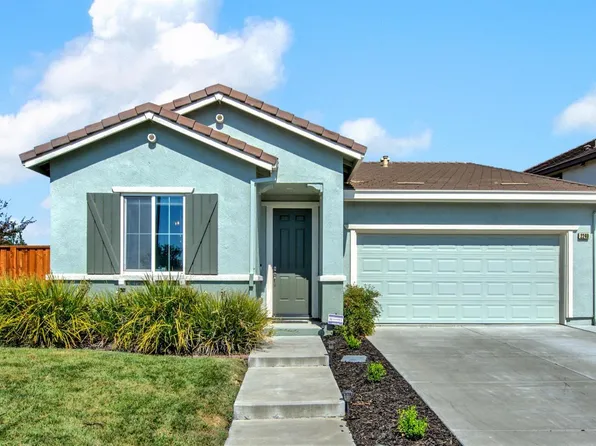 2240 Newcastle Dr, Vacaville, CA 95687