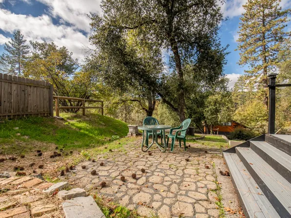 43191 W Sugar Pine Dr, Oakhurst, CA 93644