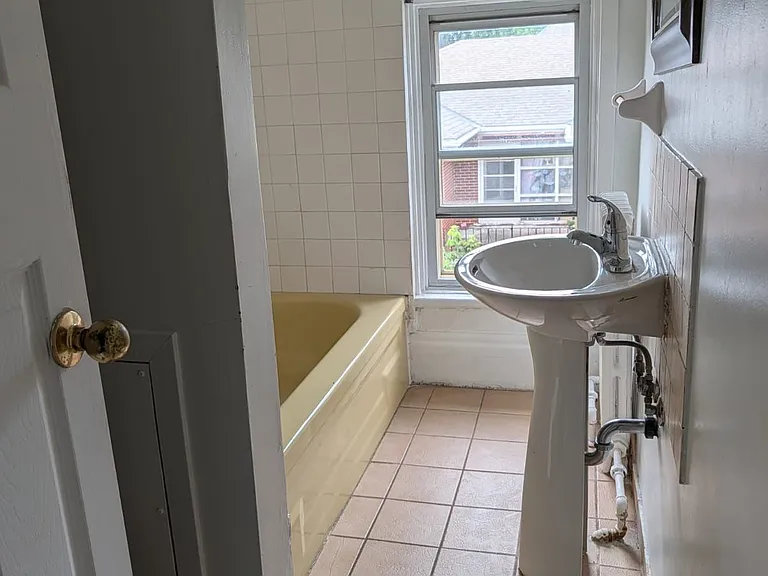 52 Wellington St S #2 — Photo 13