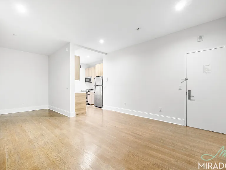 15 Park Row #9K — Photo 2
