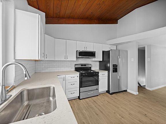 3rd image of 7717 Wooddale Ln