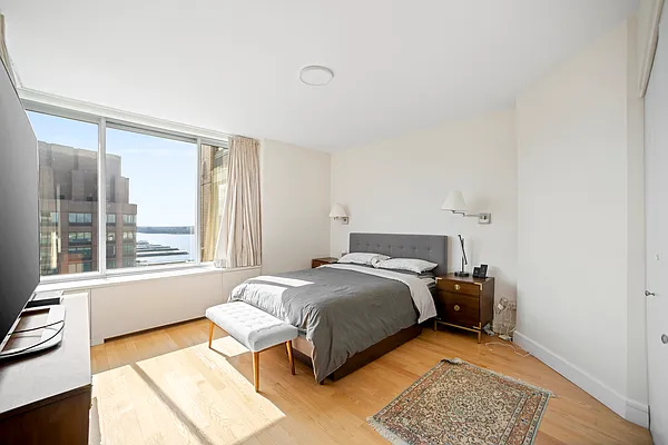 Rented by Maxwell Jacobs | media 9