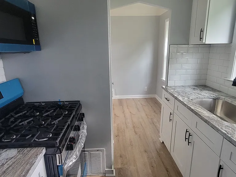 5149 Clement Ave — Photo 15